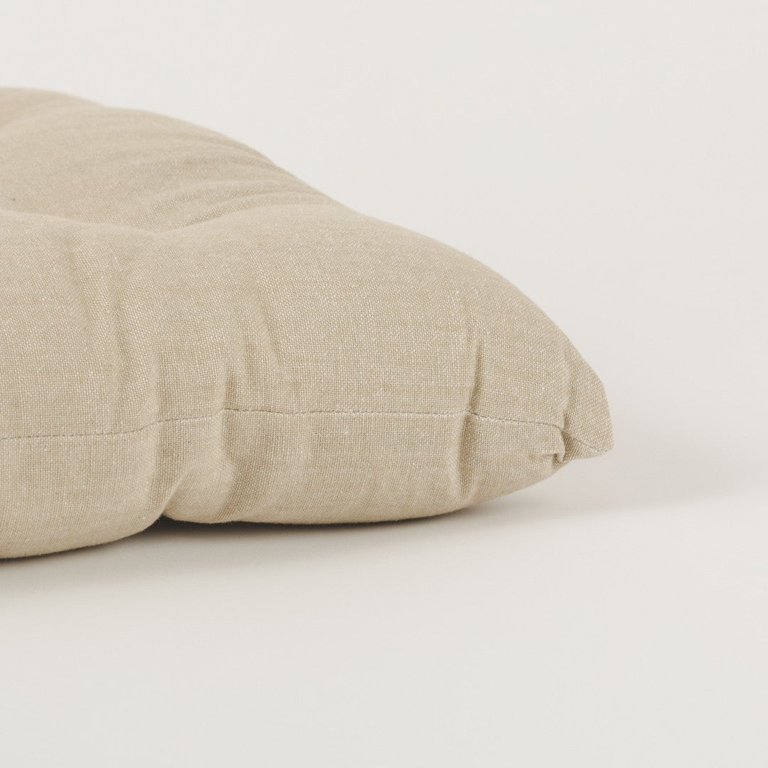 CUSCINO IN COTONE TINTA UNITA CON BOTTONI 0031