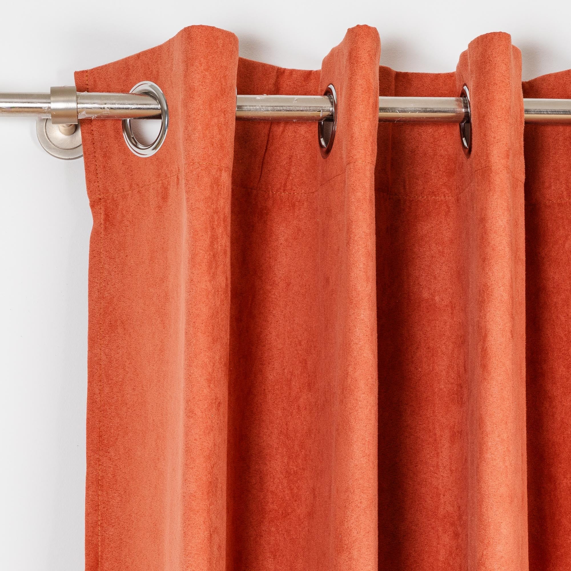 TENDA CON OCCHIELLI IN CAMOSCIO