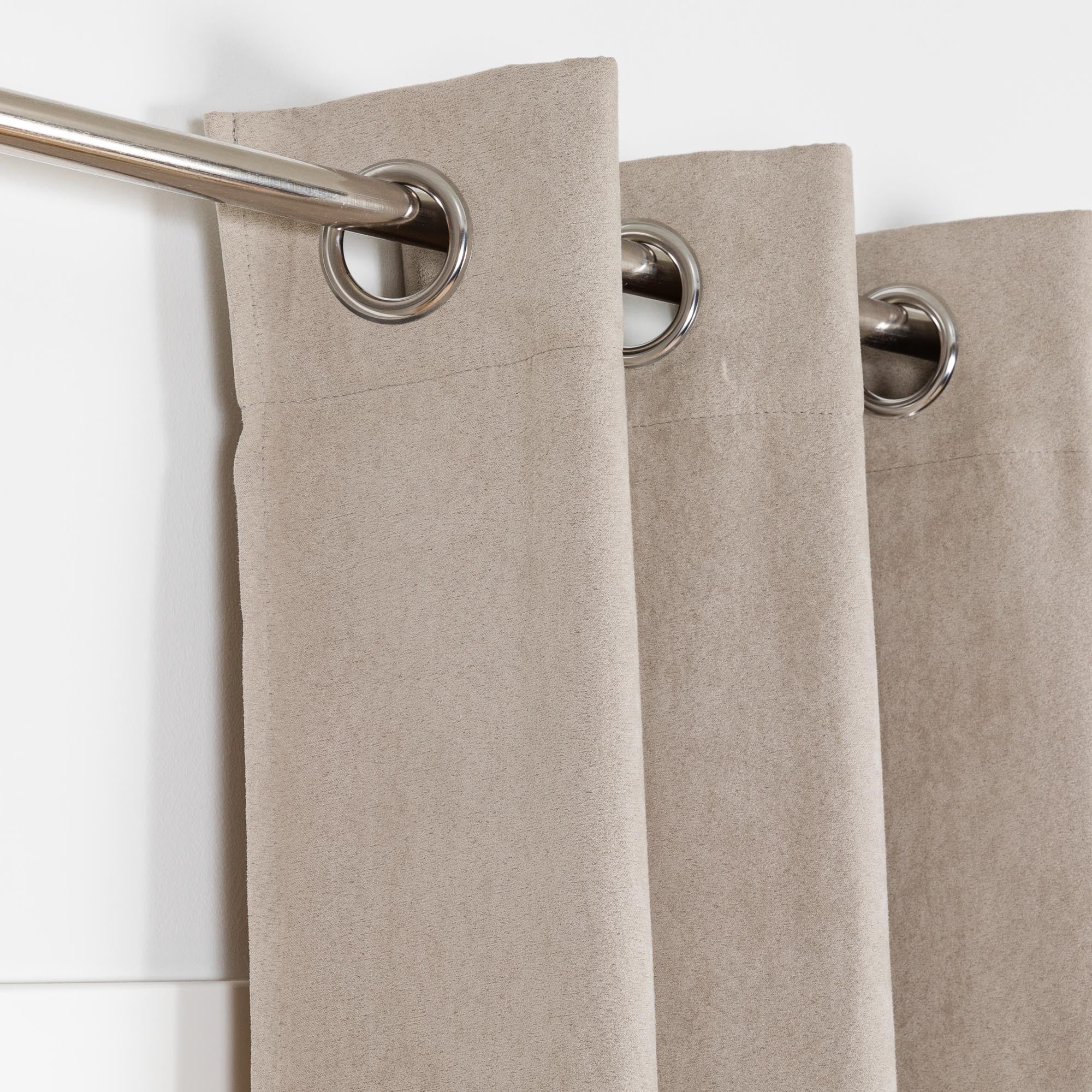 TENDA CON OCCHIELLI IN CAMOSCIO