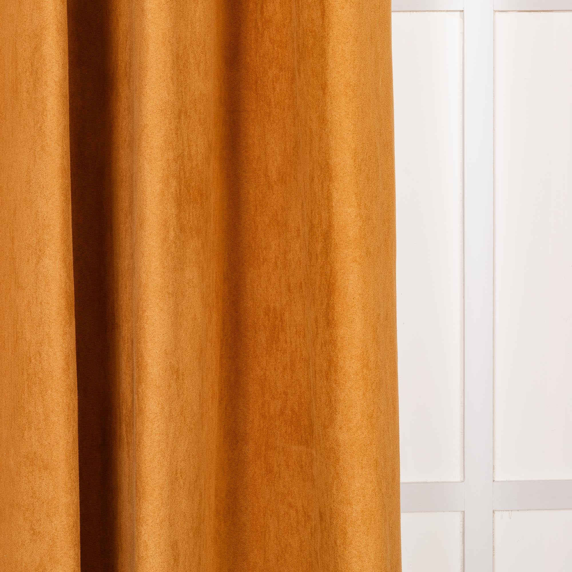 TENDA CON OCCHIELLI IN CAMOSCIO