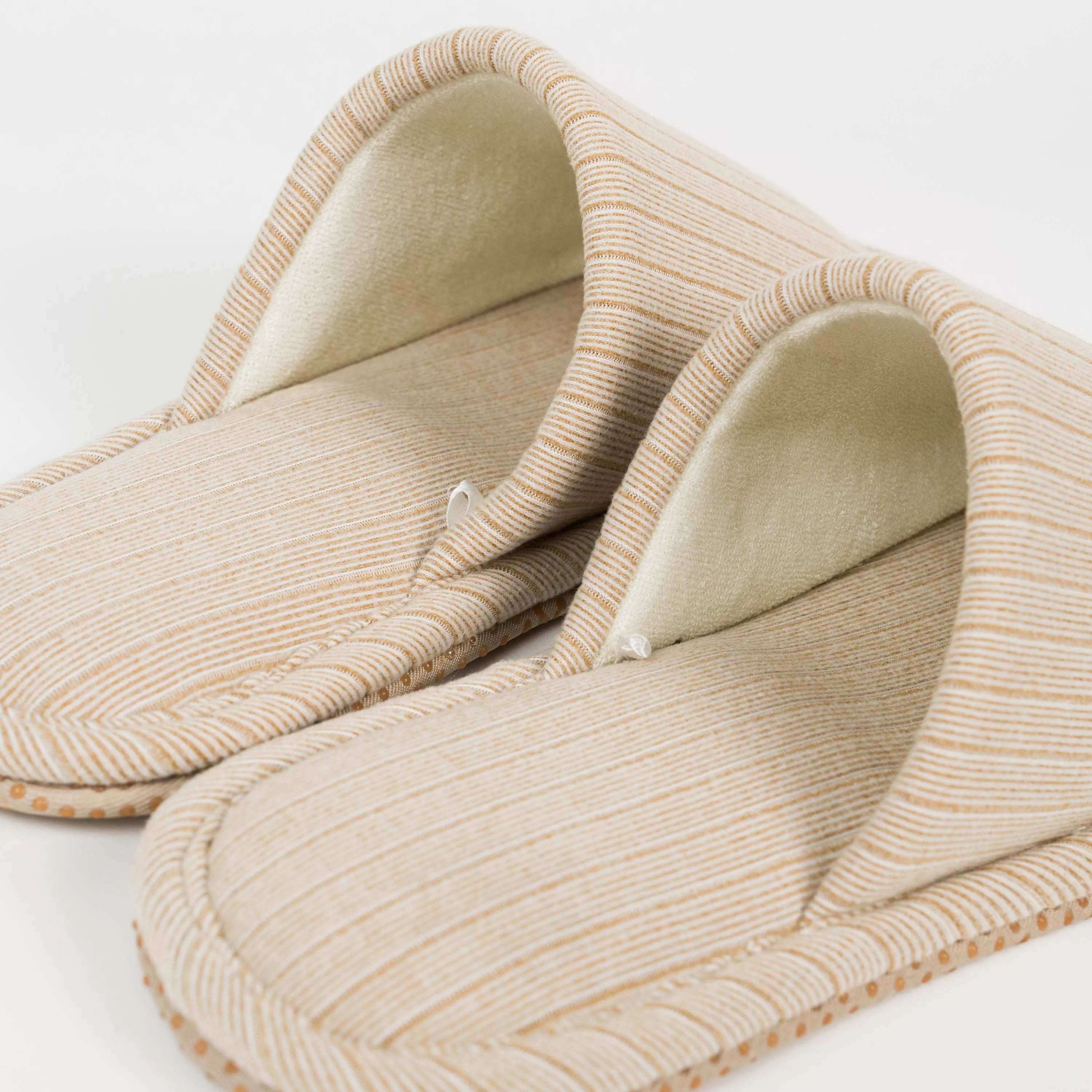 Scarpa Canale a righe larghe con dettagli semplici