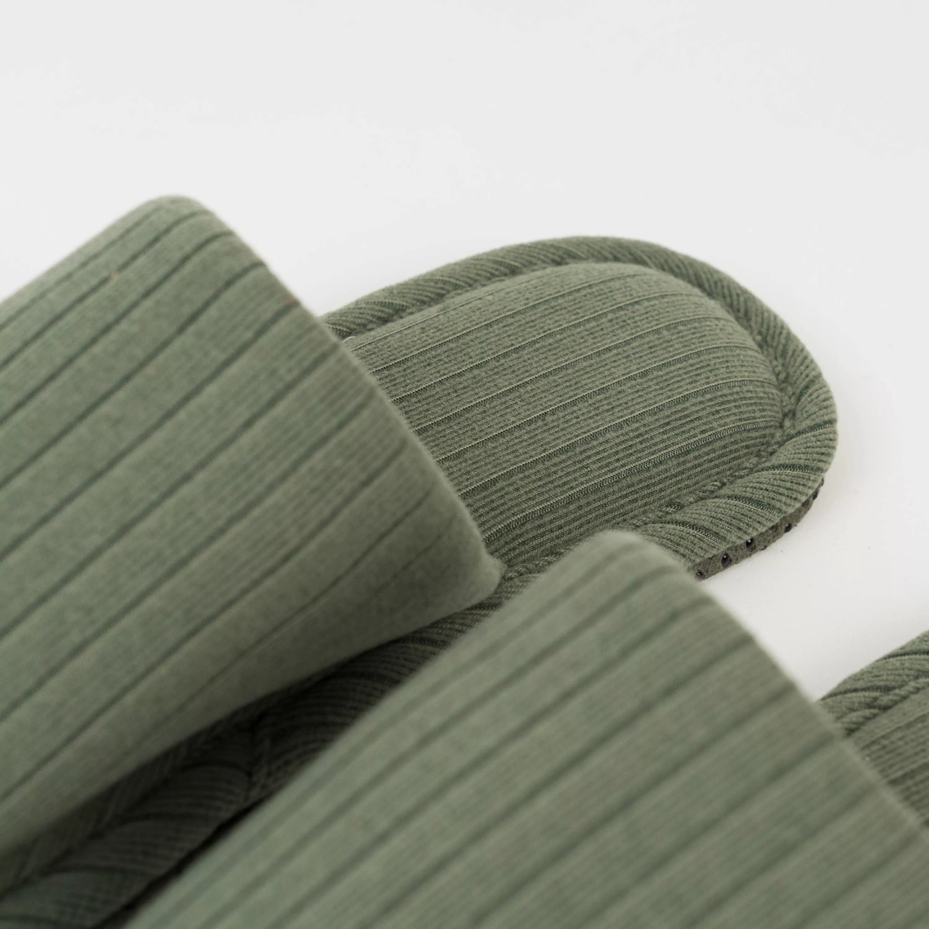 Scarpa Canale a righe larghe con dettagli semplici