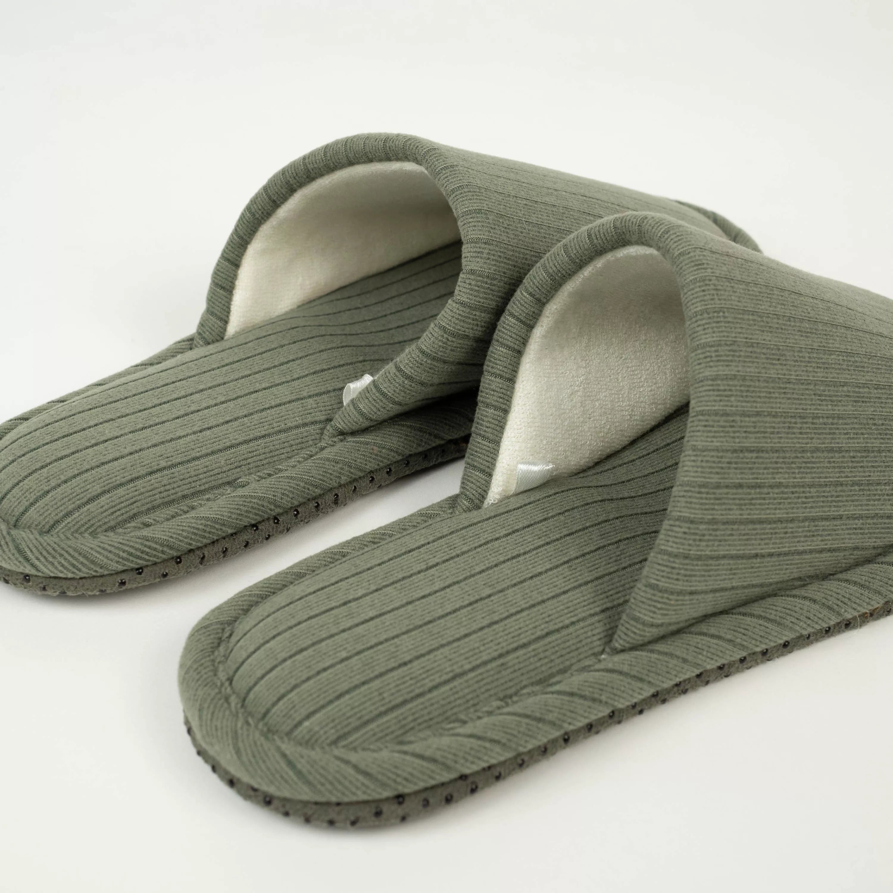 Scarpa Canale a righe larghe con dettagli semplici