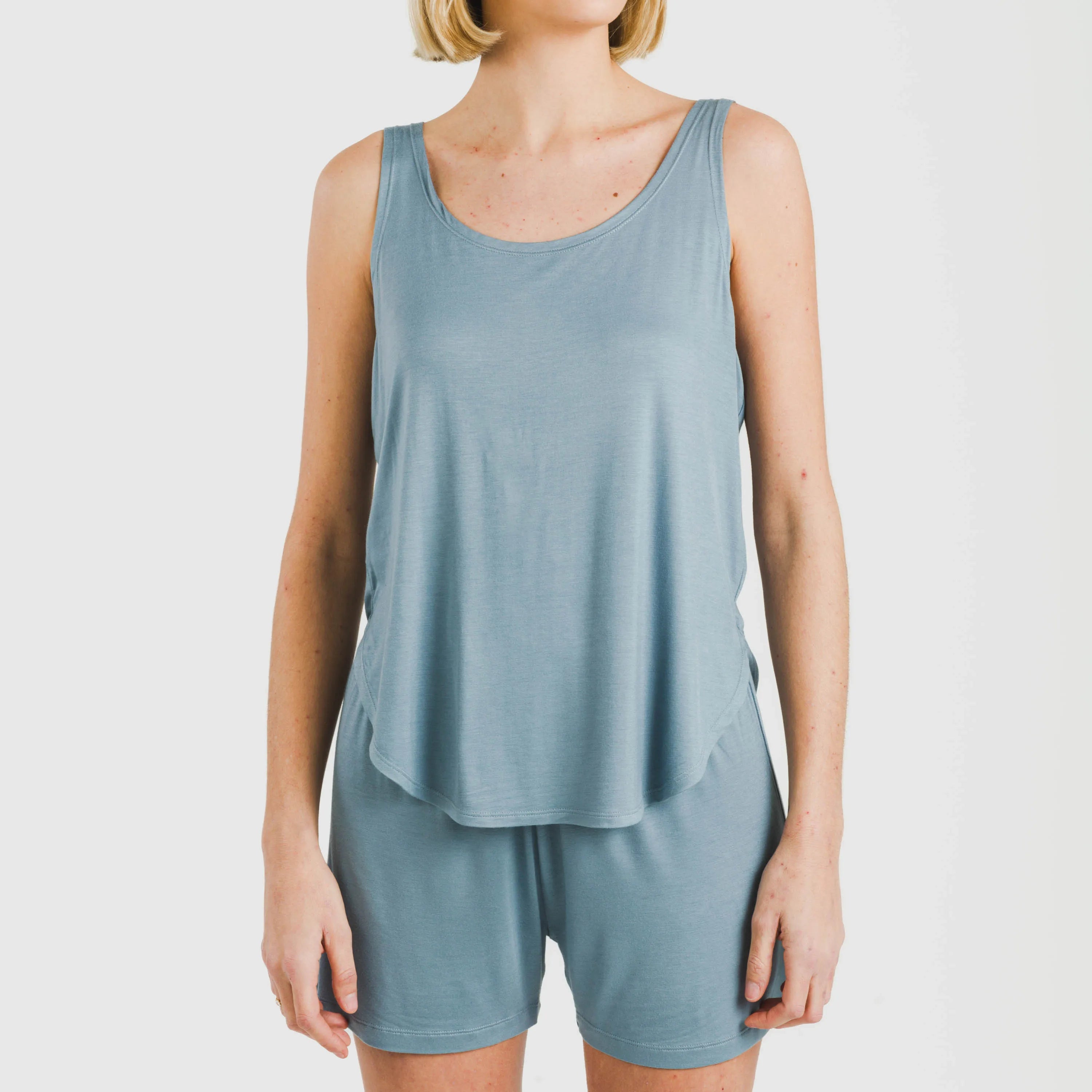 PIGIAMA DA DONNA IN VISCOSA TINTA UNITA CON SPALLINE