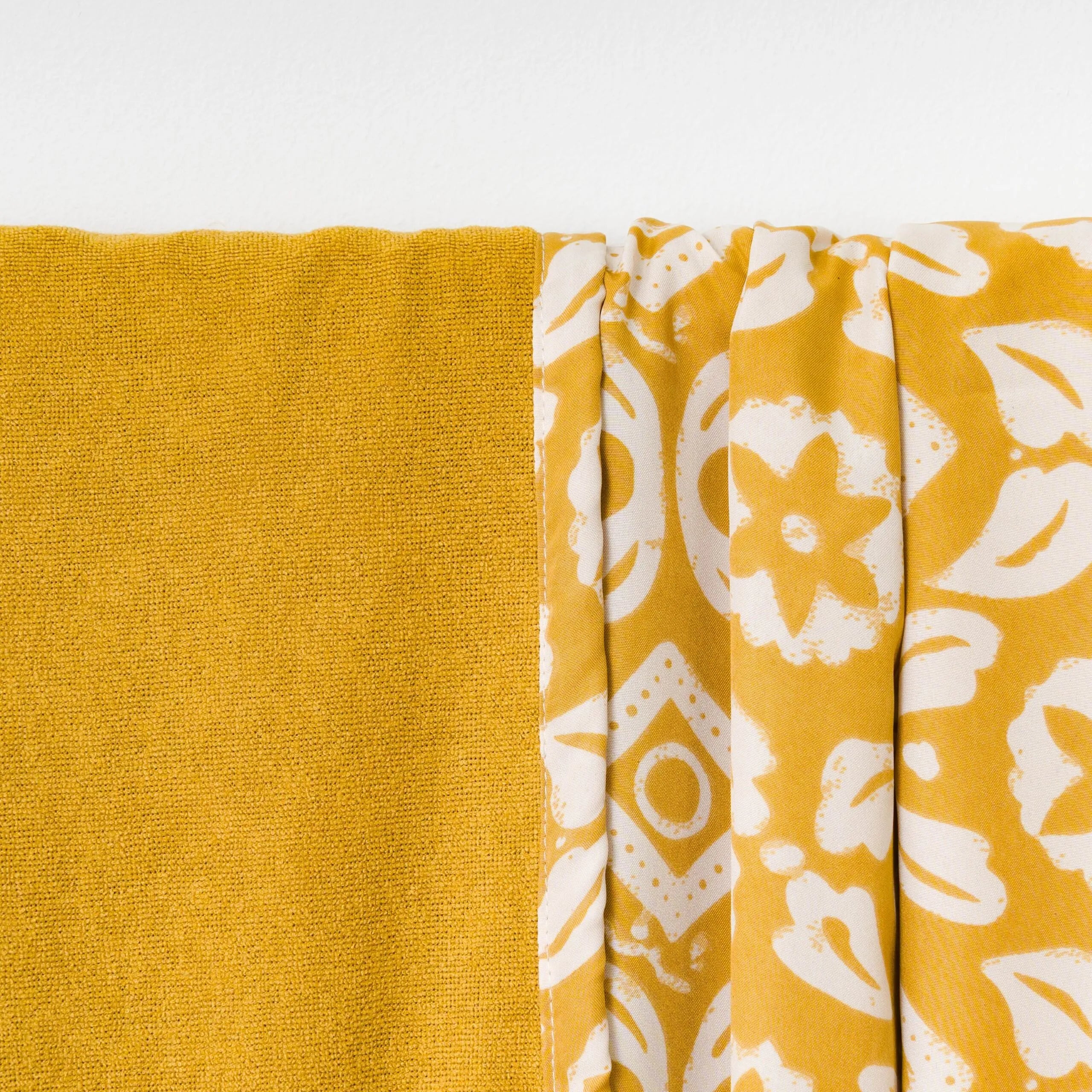 CONFEZIONE ASCIUGAMANO PARO + BORSA EUGENIA