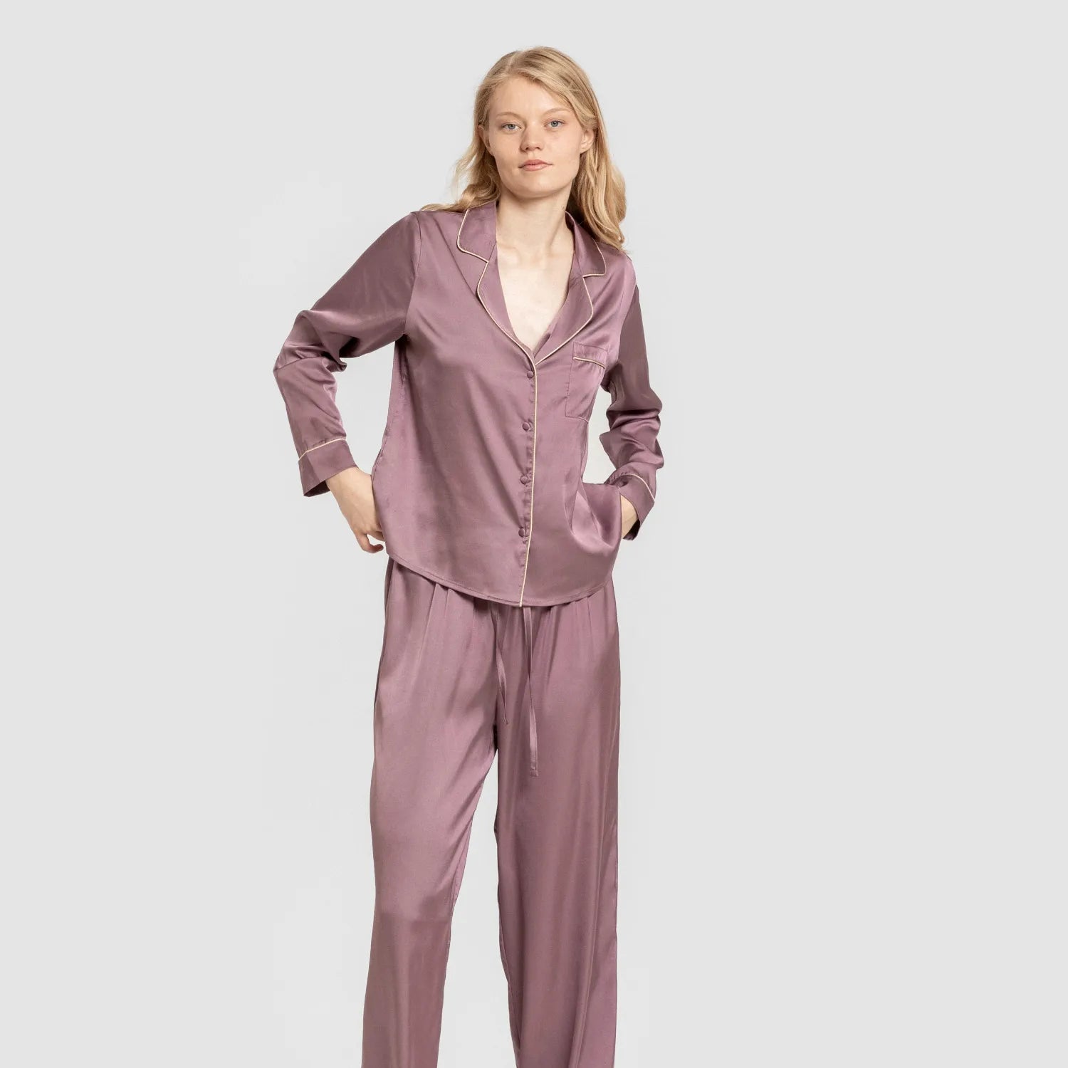 Pigiama lungo in raso da donna Friday Solid