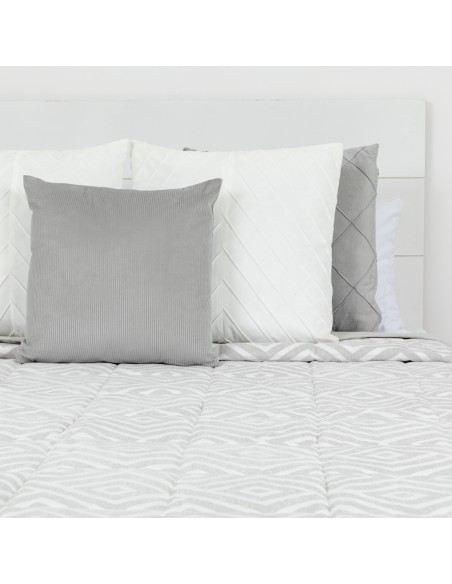 Copriletto jacquard ciniglia Feria perla - 120 gr Copriletto jacquard ciniglia Feria perla - 120 gr