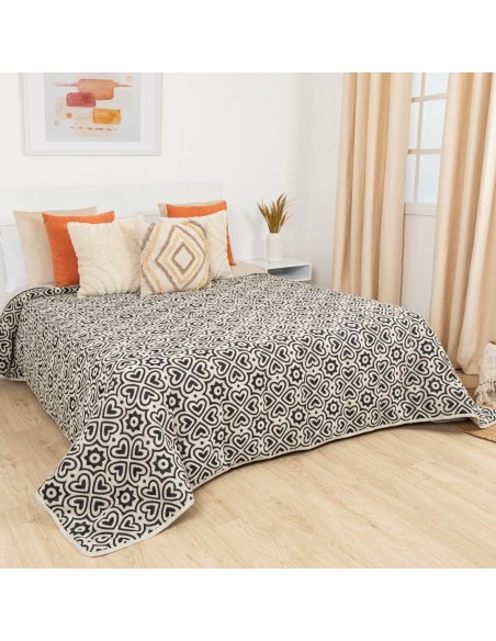 Copriletto jacquard ciniglia Capri beige nero - 120gr Copriletto jacquard ciniglia Capri beige nero - 120gr