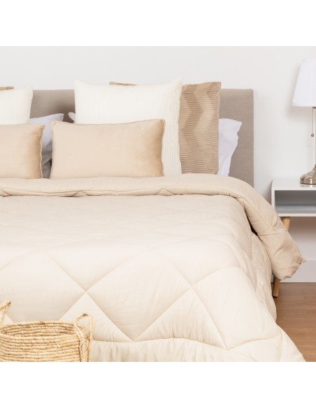 Trapunta effetto consumato tinta unita