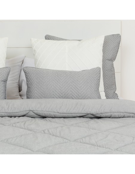 Trapunta effetto consumato tinta unita