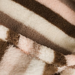 Coperta pile coral Raya Norma cioccolato 2