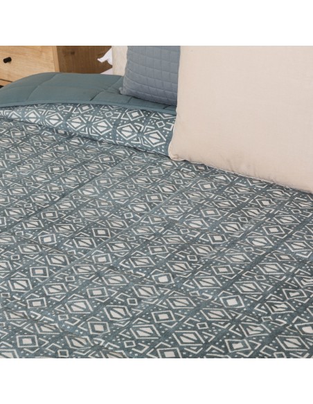 Copriletto jacquard ciniglia Tiberio New verde veronese - 120gr Copriletto jacquard ciniglia Tiberio New verde veronese - 120gr