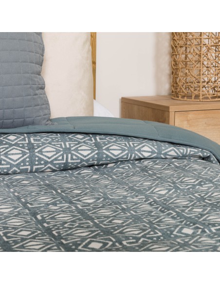 Copriletto jacquard ciniglia Tiberio New verde veronese - 120gr Copriletto jacquard ciniglia Tiberio New verde veronese - 120gr