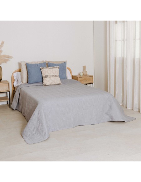 Copriletto bouti effetto consumato tinta unita