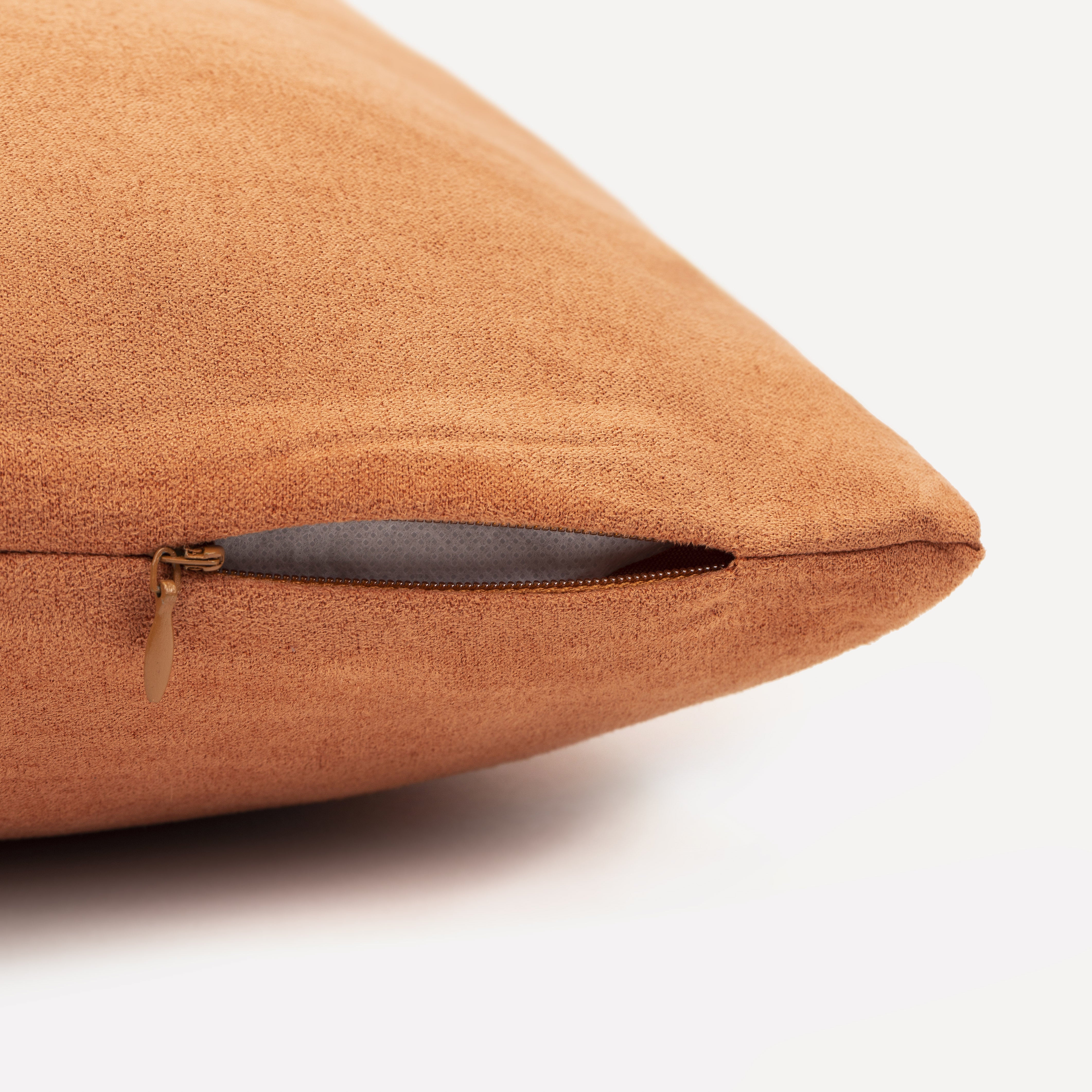 CUSCINO PRIMA DELLA TINTURA