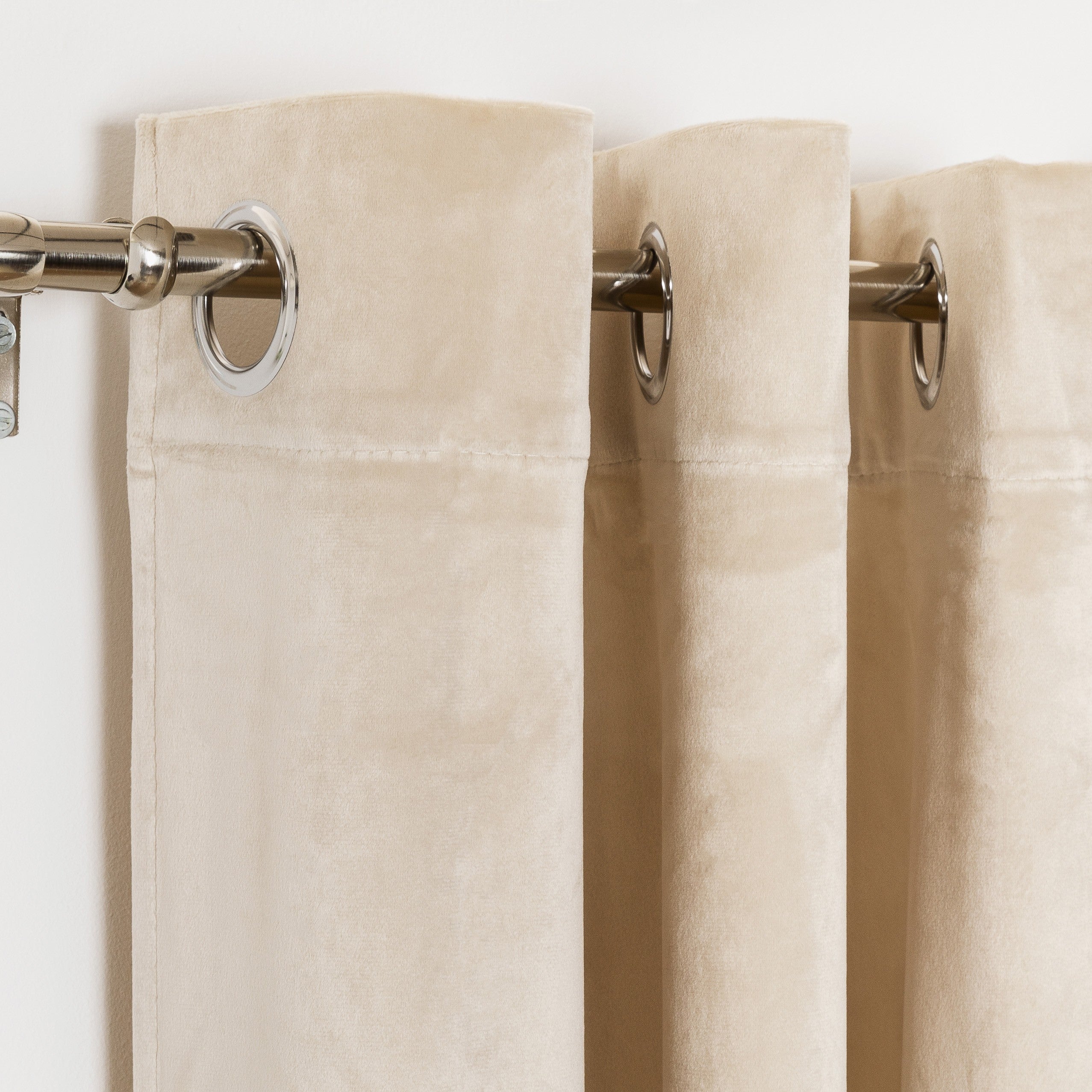 NUOVA TENDA CON OCCHIELLI IN VELLUTO