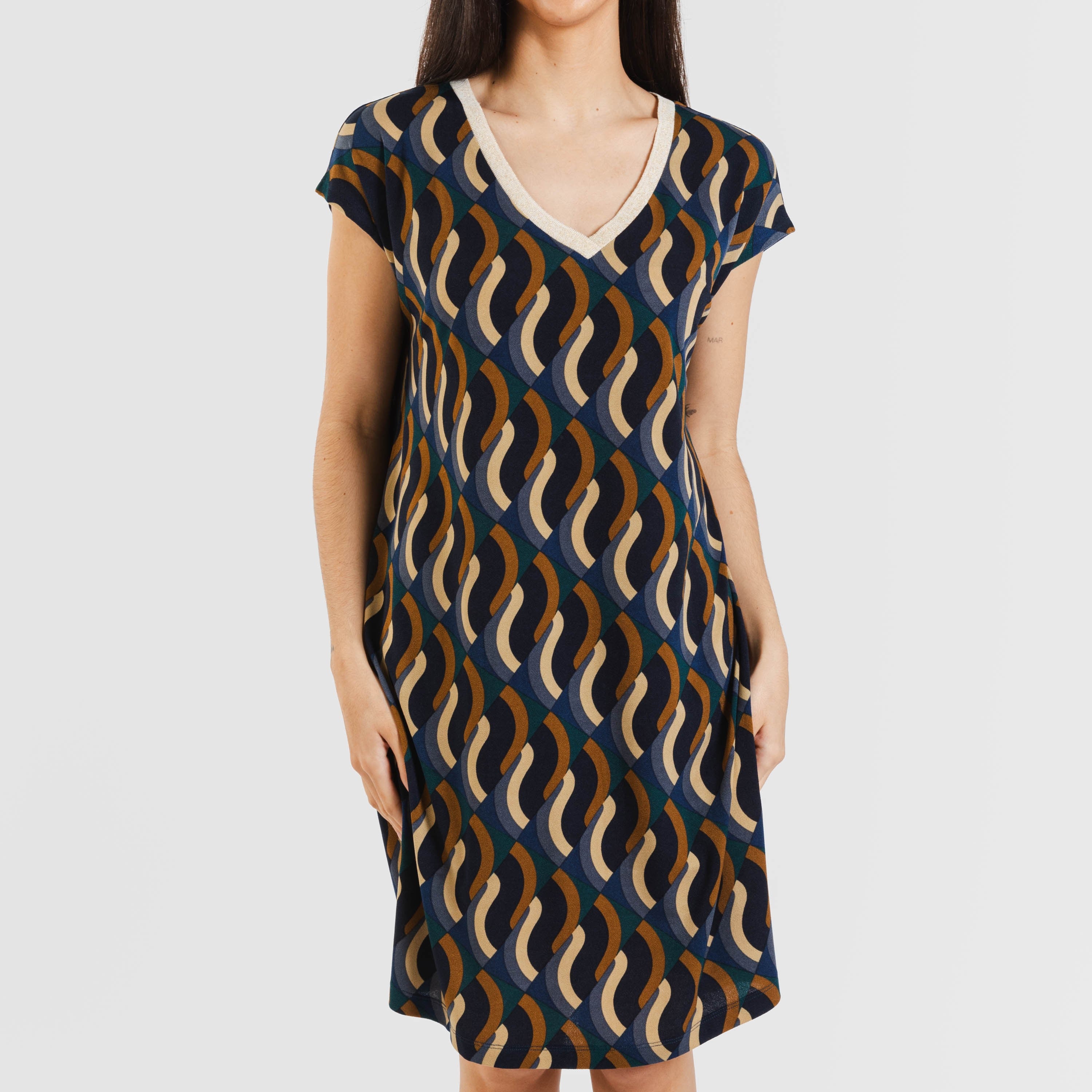 Abito corto e fluido in crêpe rose