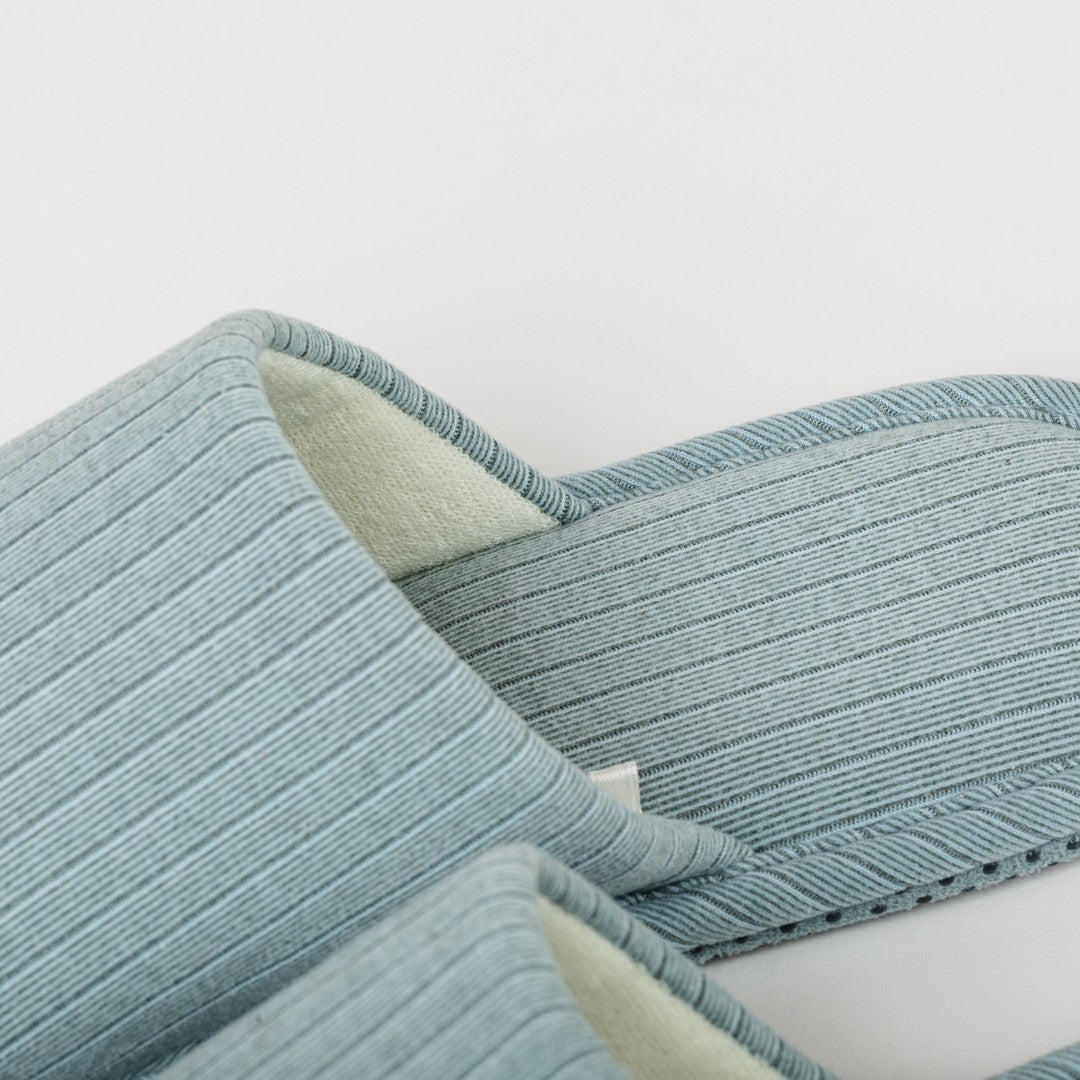 Scarpa Canale a righe larghe con dettagli semplici