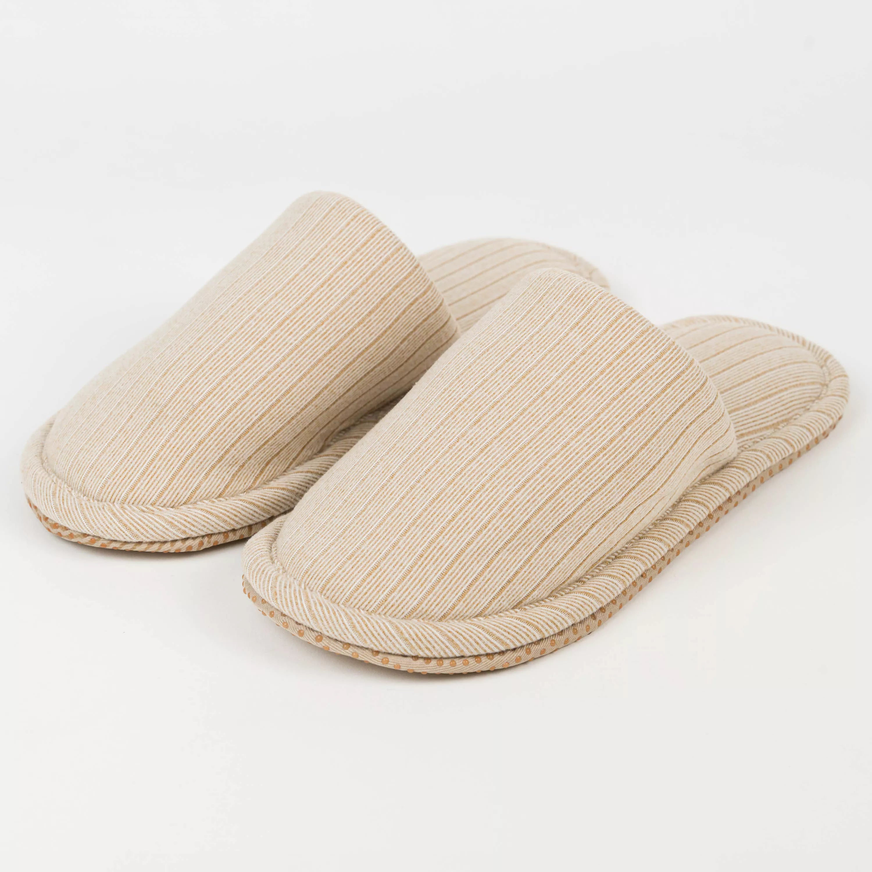 Scarpa Canale a righe larghe con dettagli semplici