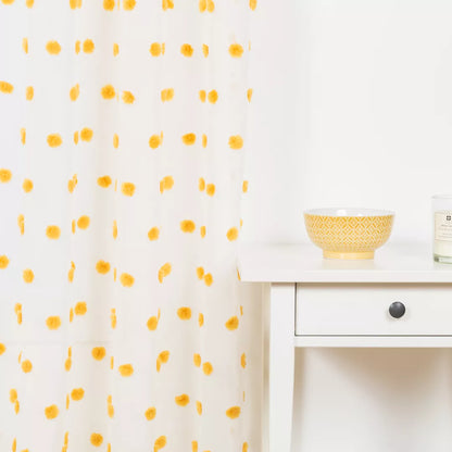 TENDA CON OCCHIELLI E POMPON