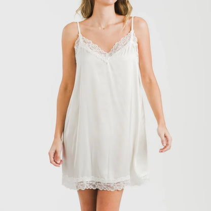 SHORT SATEN FRIDAY PLAIN NIGHTGIFT