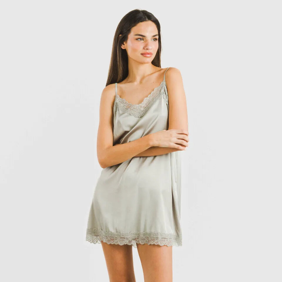 SHORT SATEN FRIDAY PLAIN NIGHTGIFT