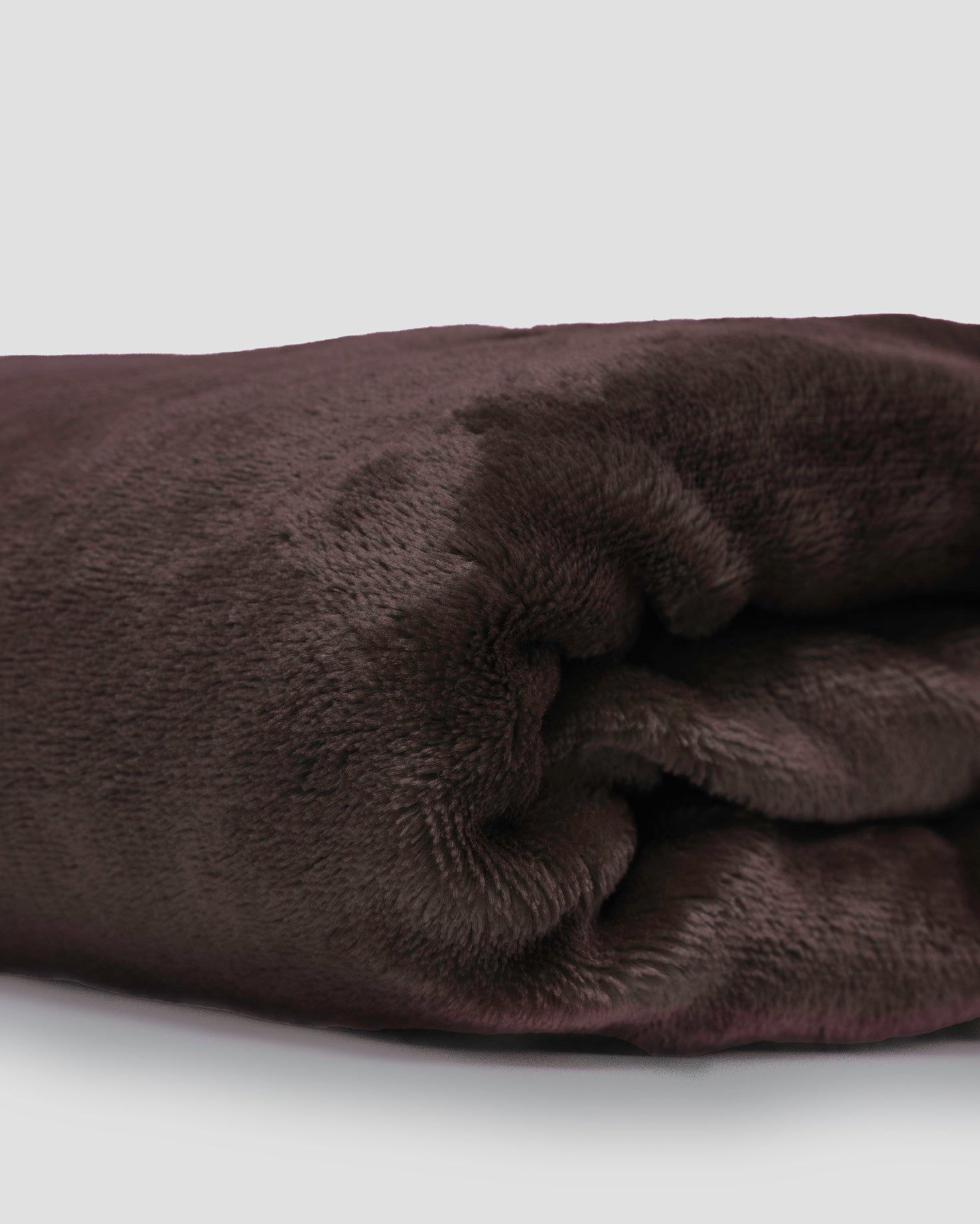 Manta terciopelo lisa marrón